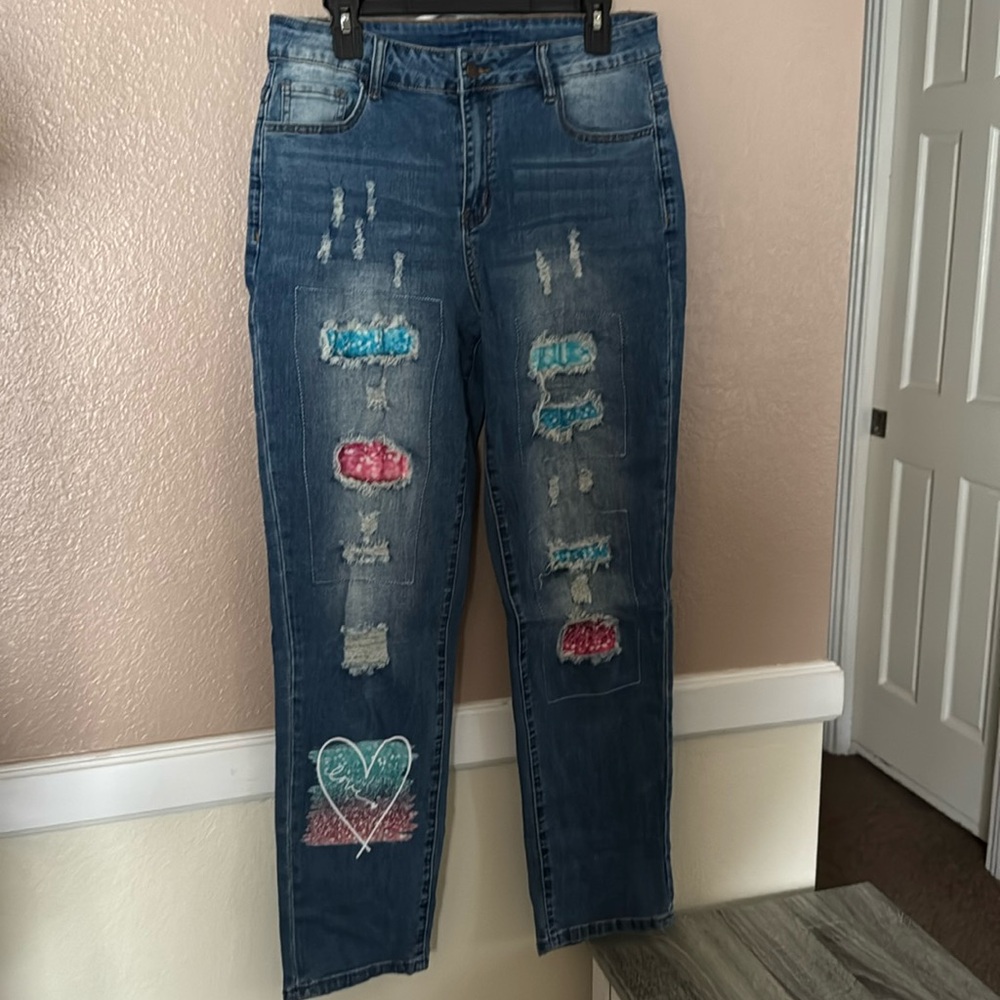 Brand new women’s size 12 stretch strait leg jeans Valentines Day